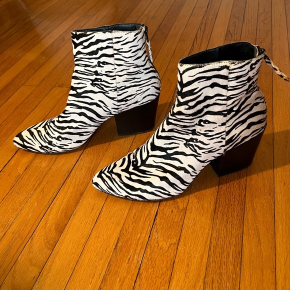 Dolce Vita Zebra Print Ankle Boots - Sz 8.5 - Picture 4 of 9